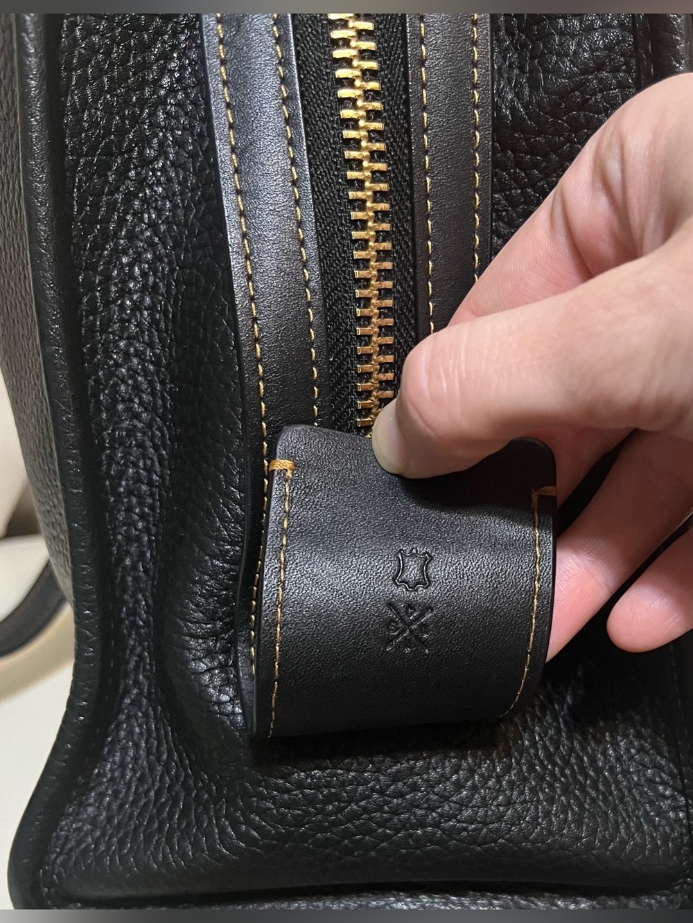Coach Medium Rogue in Black/Brass! - Picture 9 of 13